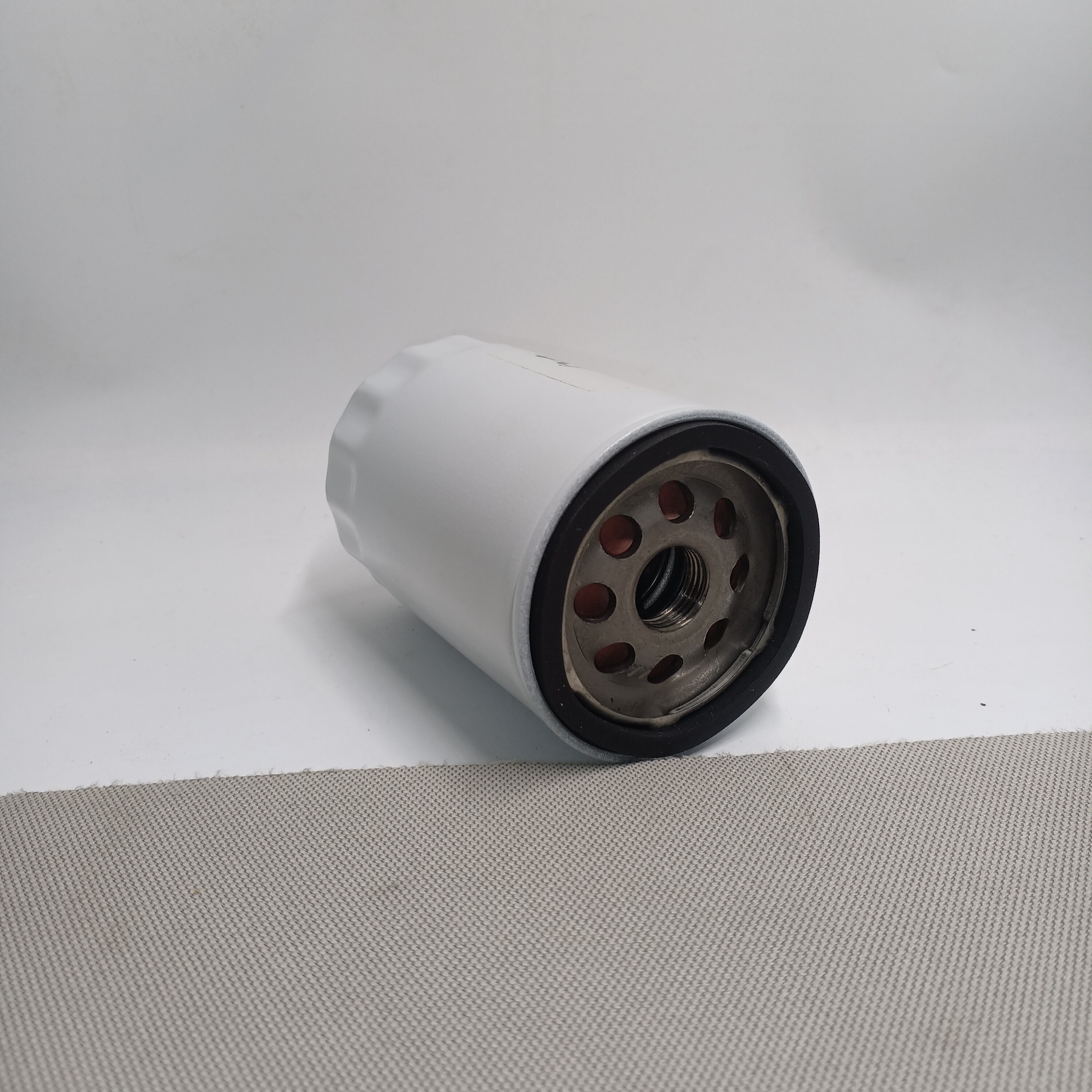 YS NOVÝ olejový filtr s otočným uzávěrem XR858593 XR823395 XR8E6714AC Náhradní díly pro systém mazání motoru osobních vozů Jaguar