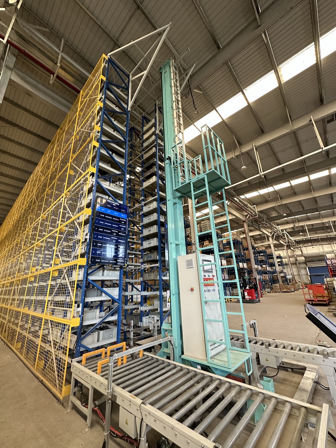 Instalace automatizace skladu