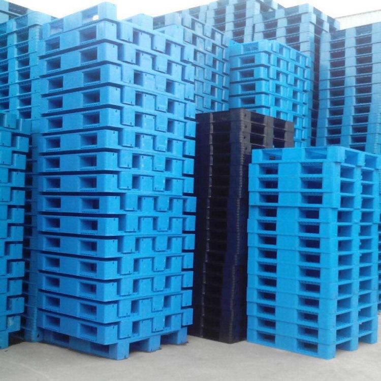 Regálové palety z plastu z HDPE, velké a těžké plastové palety pro skladování ve skladu