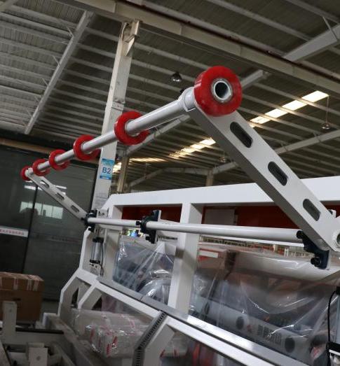 Inteligentní automatický systém CNC skladovacích regálů na originální skleněné desky