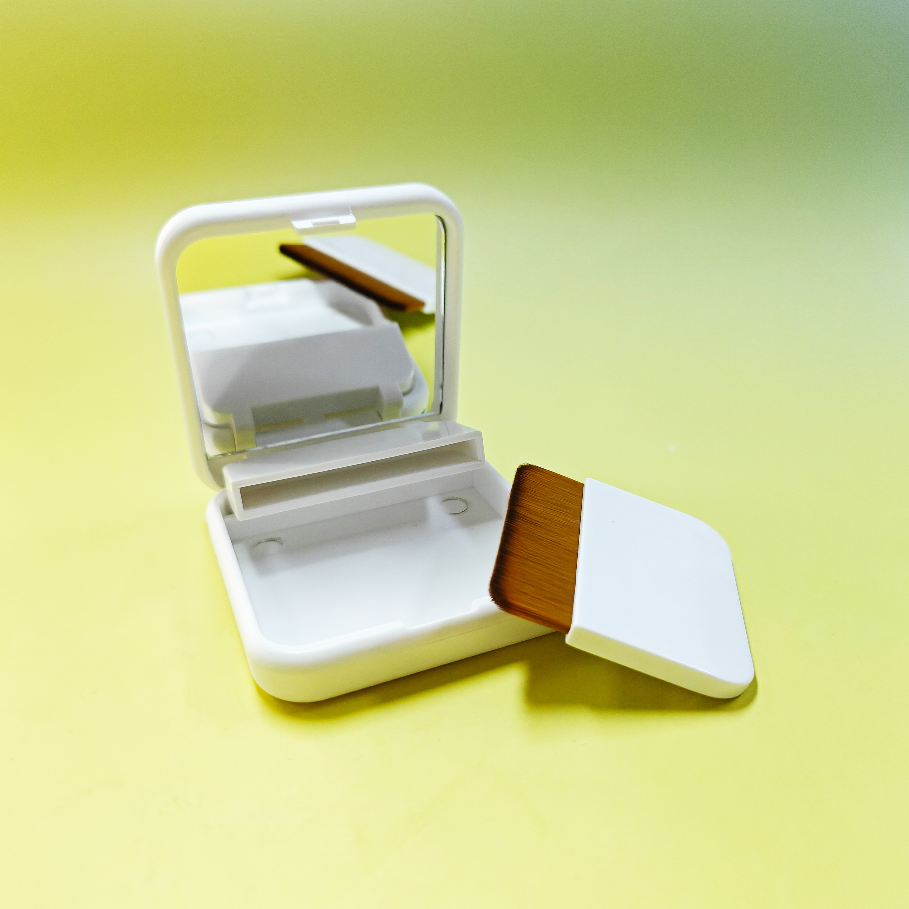 Přenosná paleta očních stínů s vlnitým uzávěrem, kosmetický nový design, prázdná s plastovým štětcem pro snadné přenášení