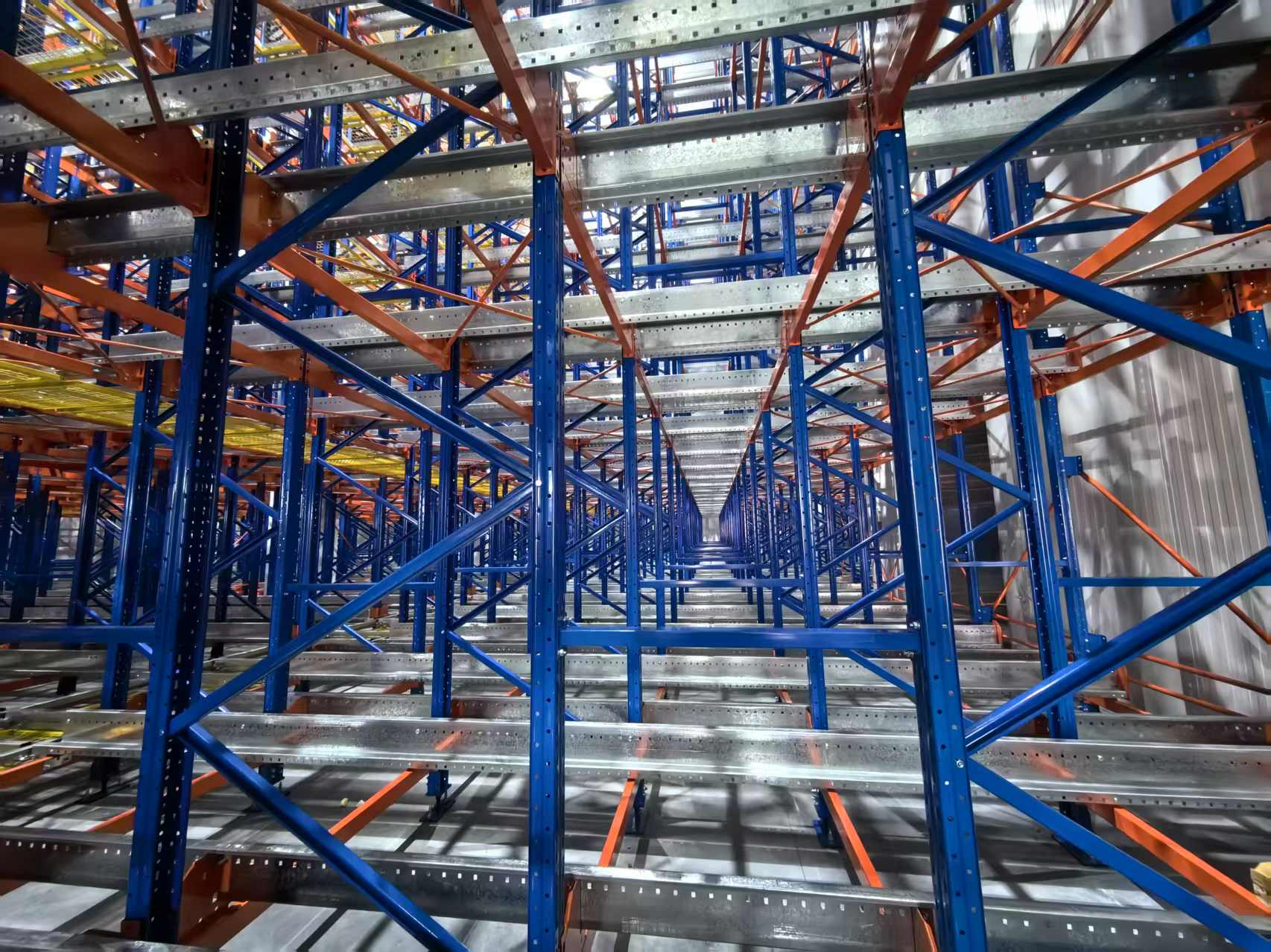 Přizpůsobený systém automatického vyhledávání skladovacích prostor ASRS Smart Pallet Racking